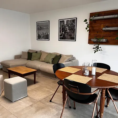 Appt 4 Pers Avec Parking Prive Gratuit Apartmán *